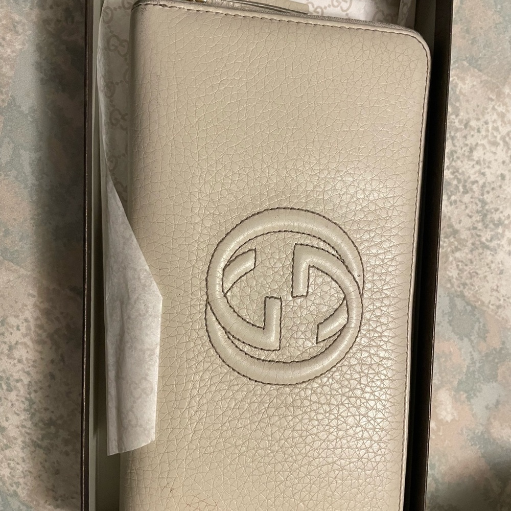 Gucci wallet